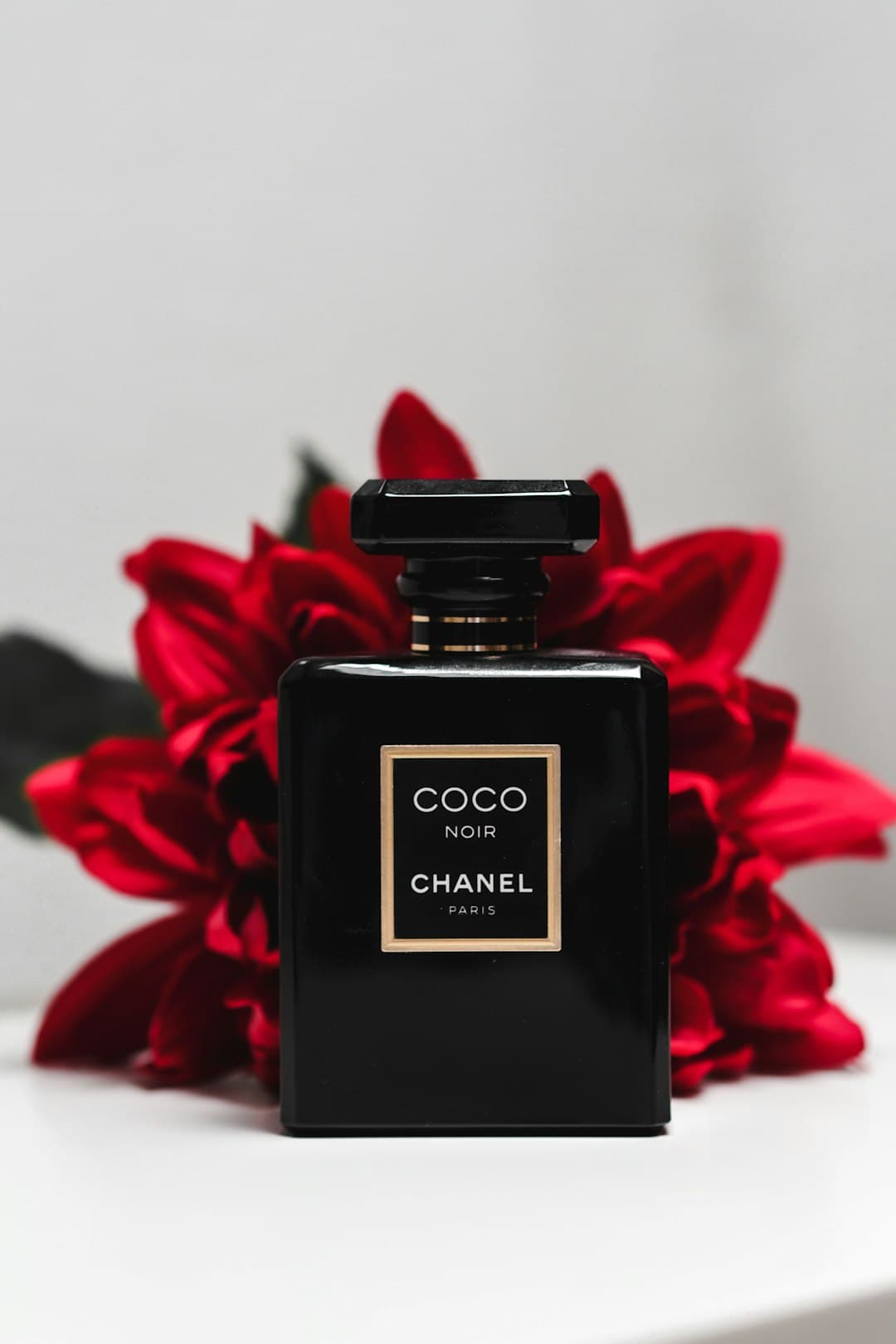Velvet Noir Eau de Parfum